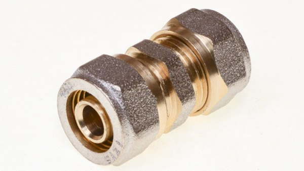 Муфта м/п 16х20 ц/ц Valtek---